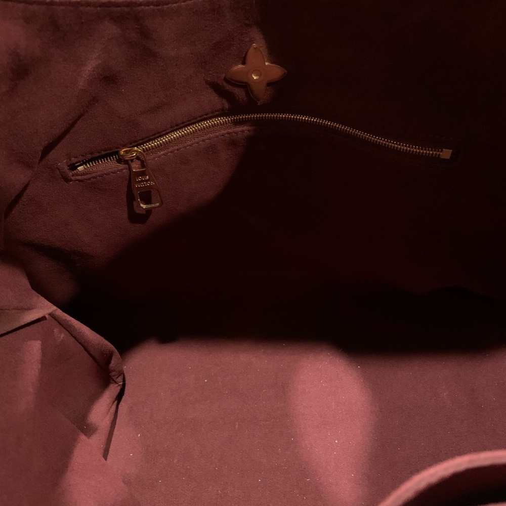 Louis Vuitton - Picture 4 of 6
